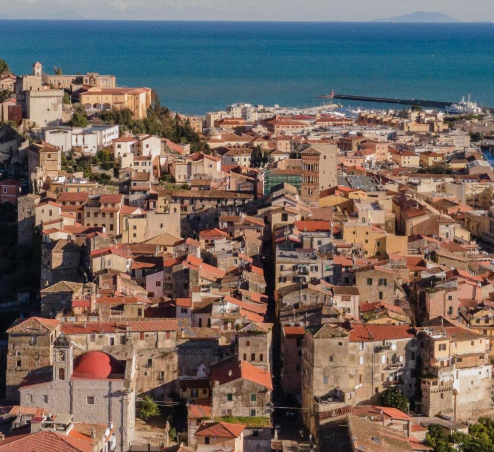 Torrione San Lorenzo I Terracina Exteriör bild