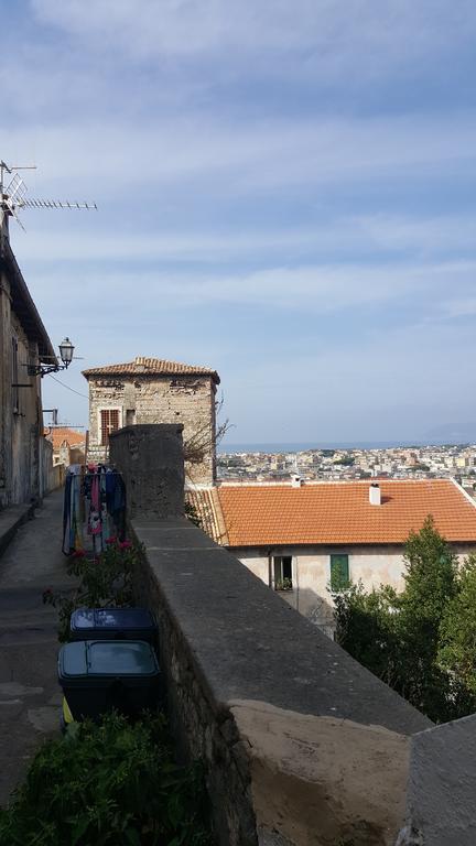 Torrione San Lorenzo I Terracina Exteriör bild