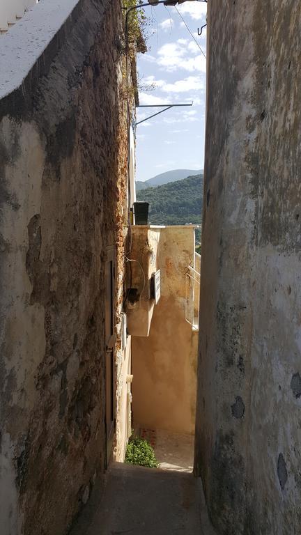 Torrione San Lorenzo I Terracina Exteriör bild